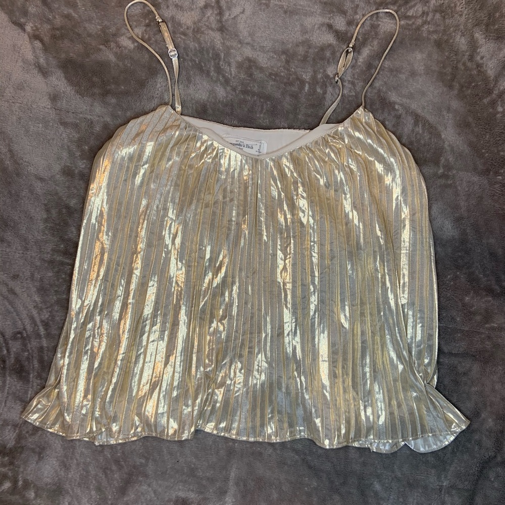 Shiny shirt